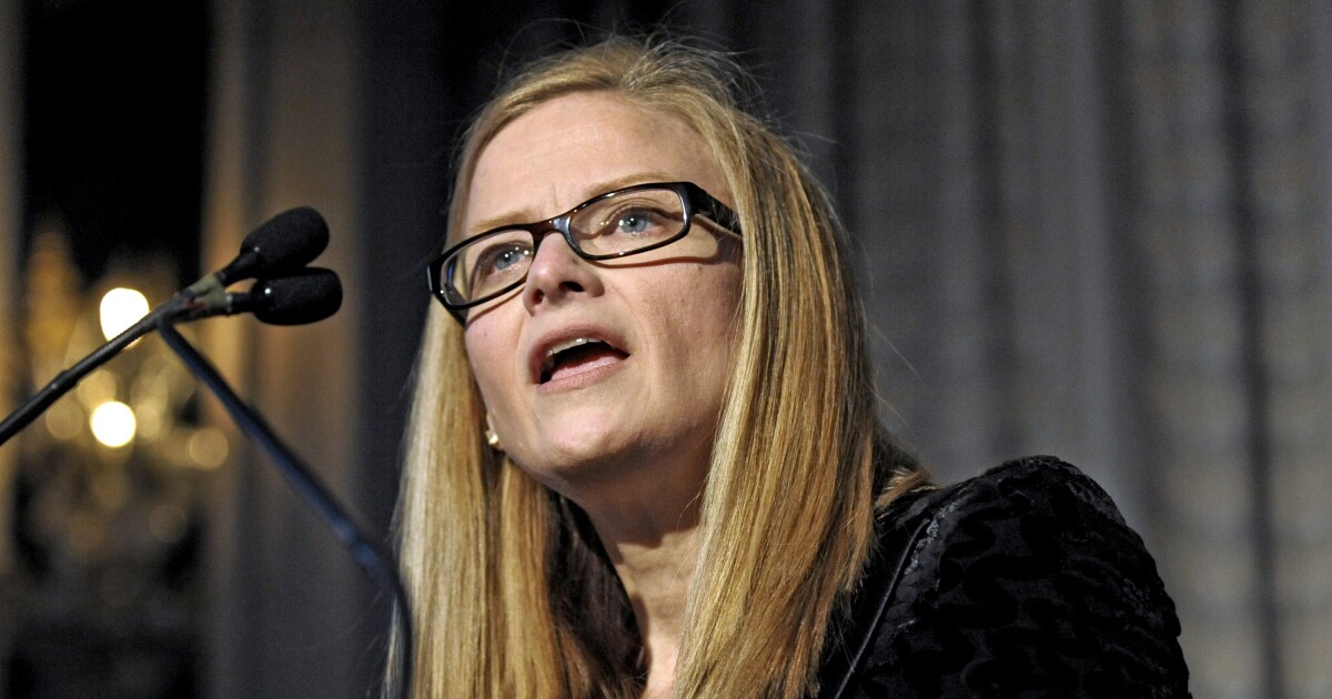 Featured image for Ex-Wells Fargo Exec Escapes Prison in Fake Accounts Scandal