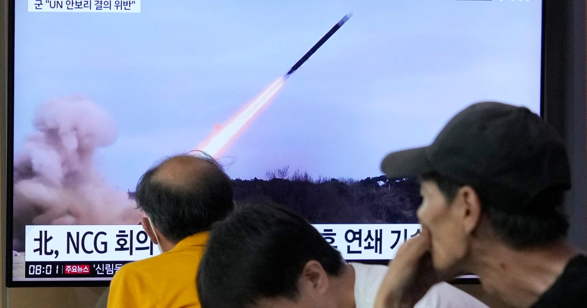 "North Korea's Missile Launches Coincide with U.S. Submarine's Arrival in South"