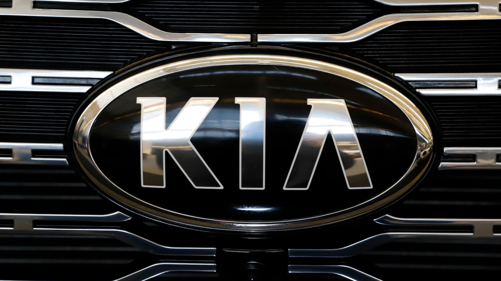 "Kia Recalls Over 427,000 SUVs for Rollaway Risk"