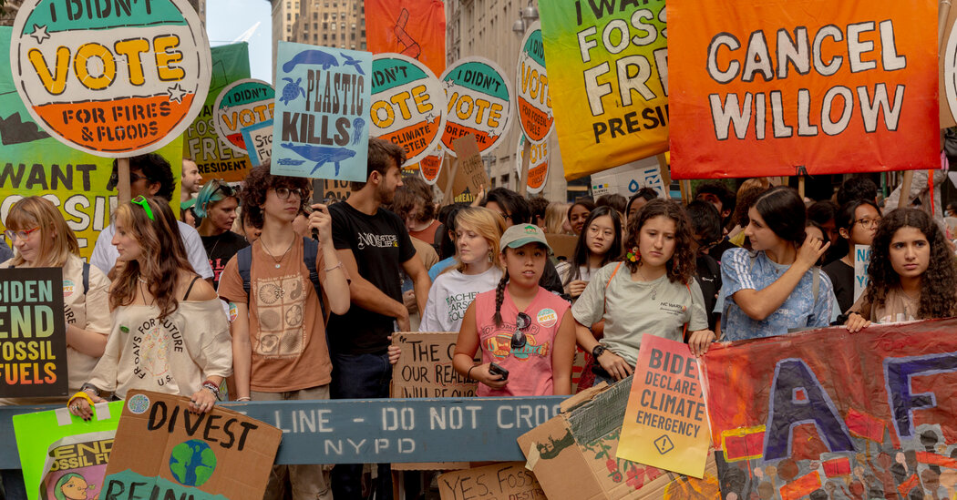 Featured image for Massive Climate Protest in NYC Demands End to Fossil Fuels
