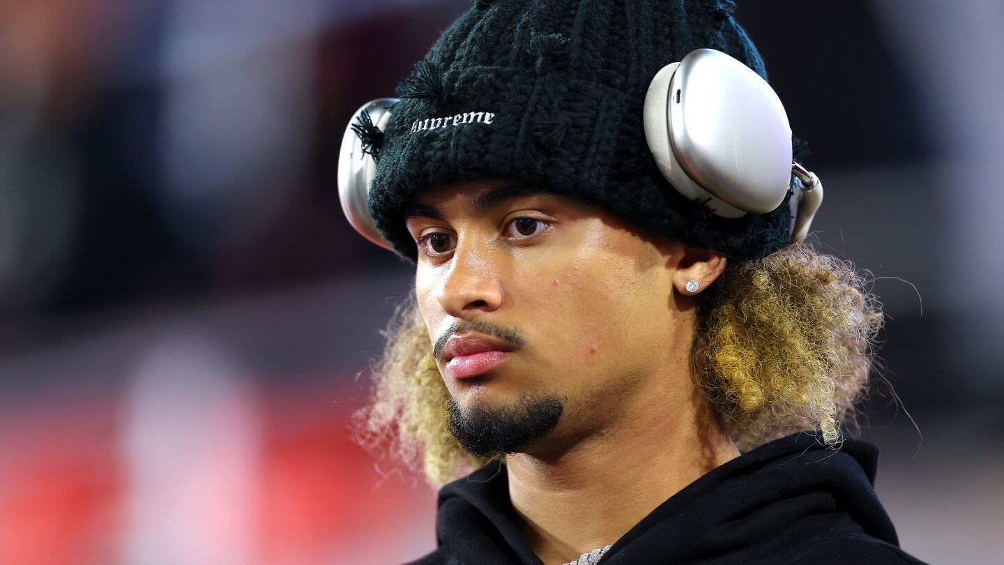 Featured image for 5-Star QB Julian Lewis Joins Deion Sanders at Colorado