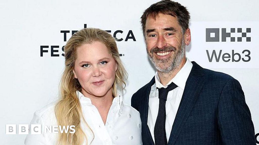 Featured image for Amy Schumer and Chris Fischer End Their Marriage Amid Personal and Financial Challenges