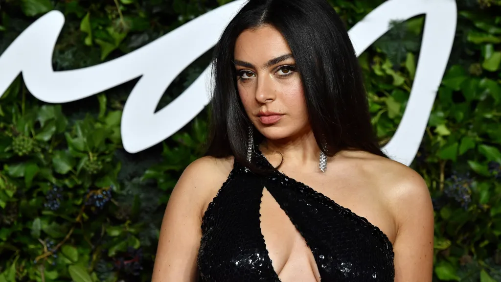 Featured image for Charli XCX Hosts and Performs on SNL Tonight, November 16, 2024