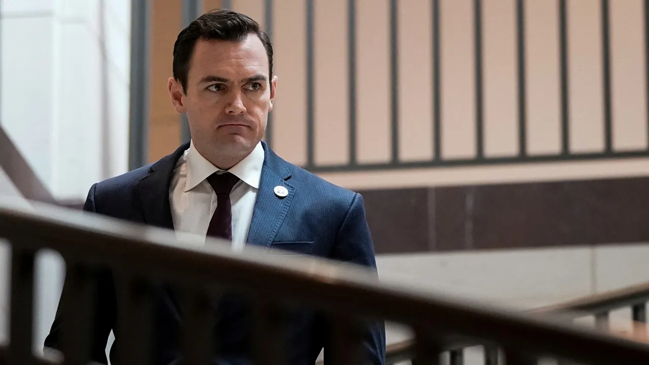 Featured image for "DADDY Act: Preventing Executive Branch Officials' Families from Foreign Business Work"