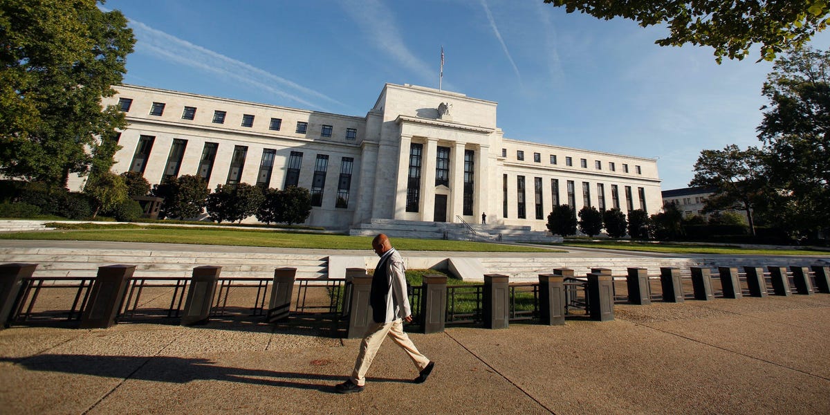 Central Bank Divergence: Impact on Interest Rates and Stock Market Rally in 2024
