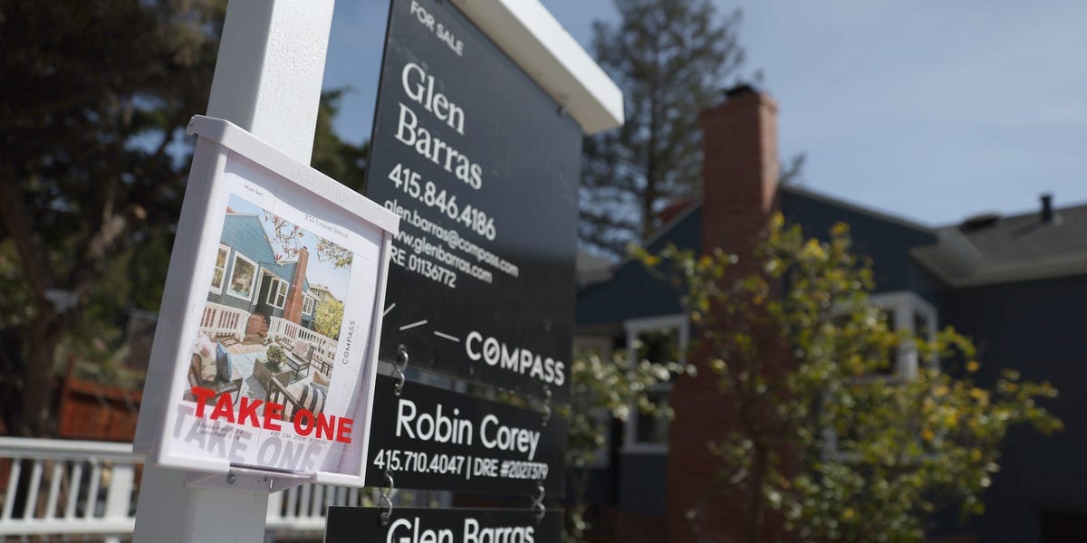 Mortgage Rates Plummet, Boosting Housing Market