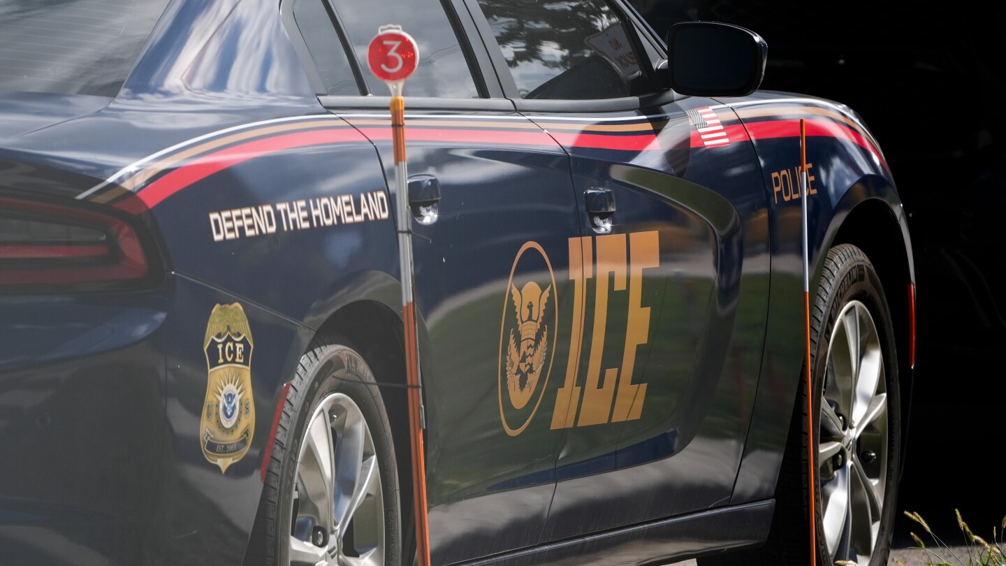 Featured image for U.S. Offers $2,500 to Migrant Teens for Voluntary Departure