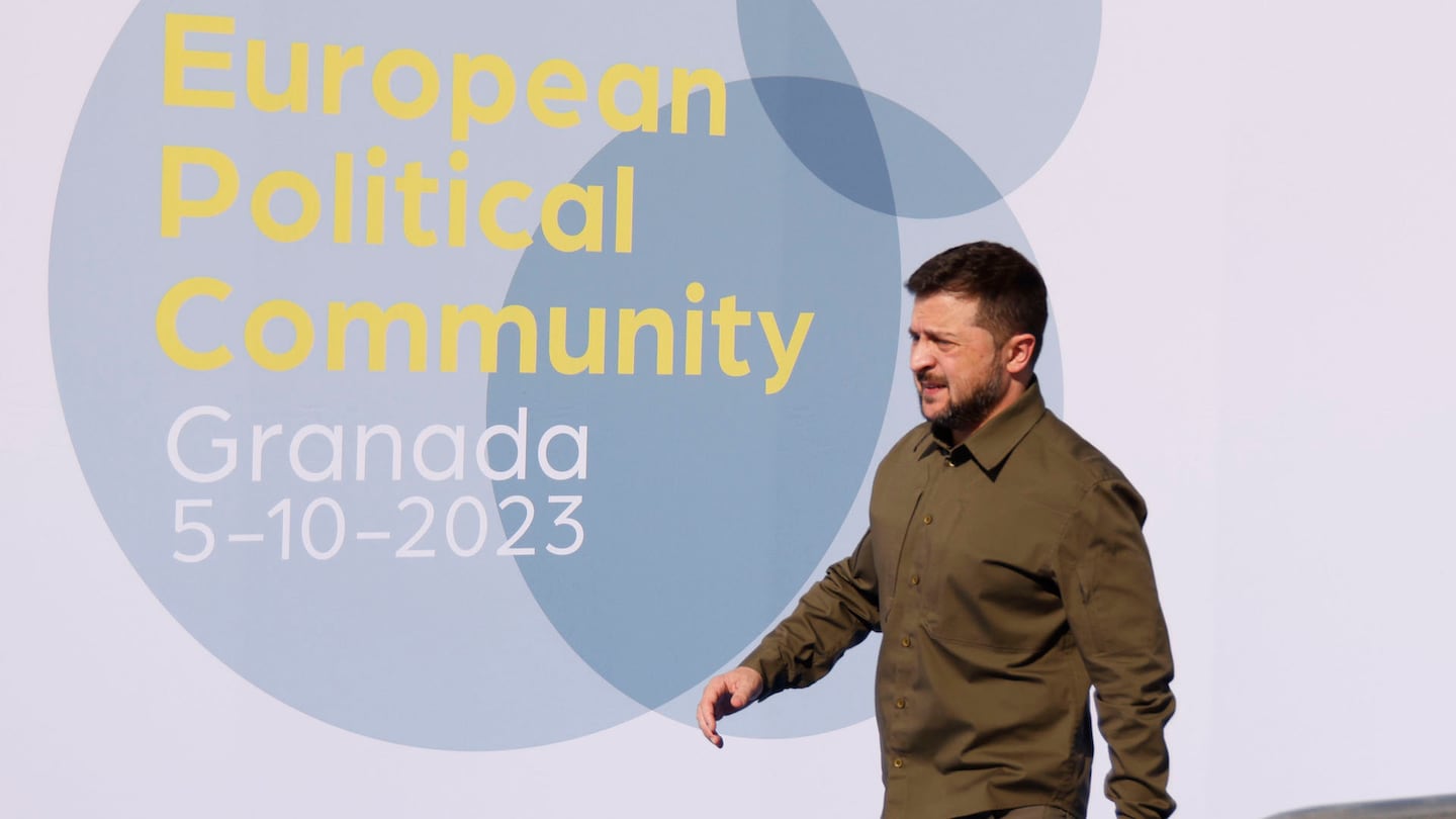 "Macron's French Reset: EU Gathers in Spain Amid Ukraine Concerns"