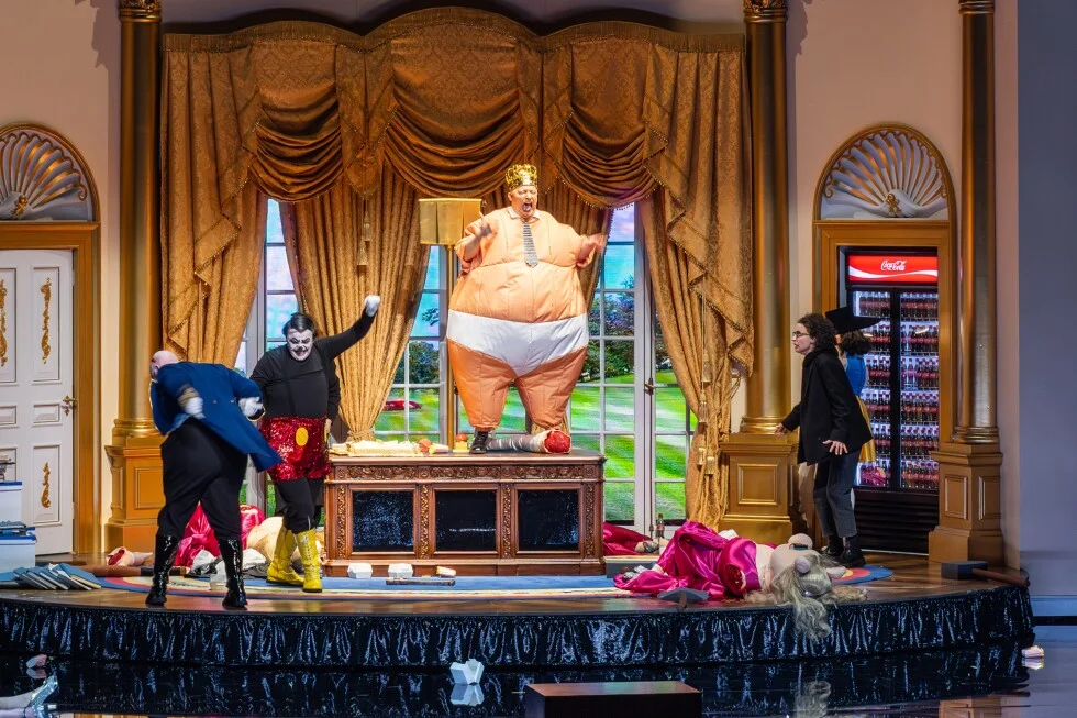 Hamburg Debuts Neuwirth's Monster's Paradise as Trump-Satire Opera