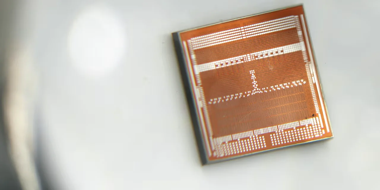 Analysts Bet on Micron's AI Memory Boom as Shares Slip