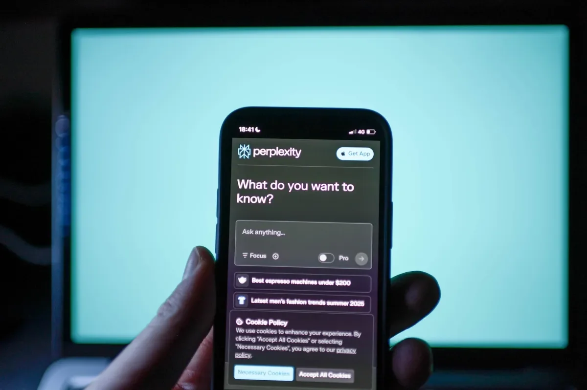Samsung to Integrate Perplexity AI as Default Assistant in Galaxy S26