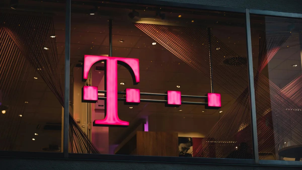 Featured image for T-Mobile Acquires Majority of US Cellular in $4.4 Billion Deal