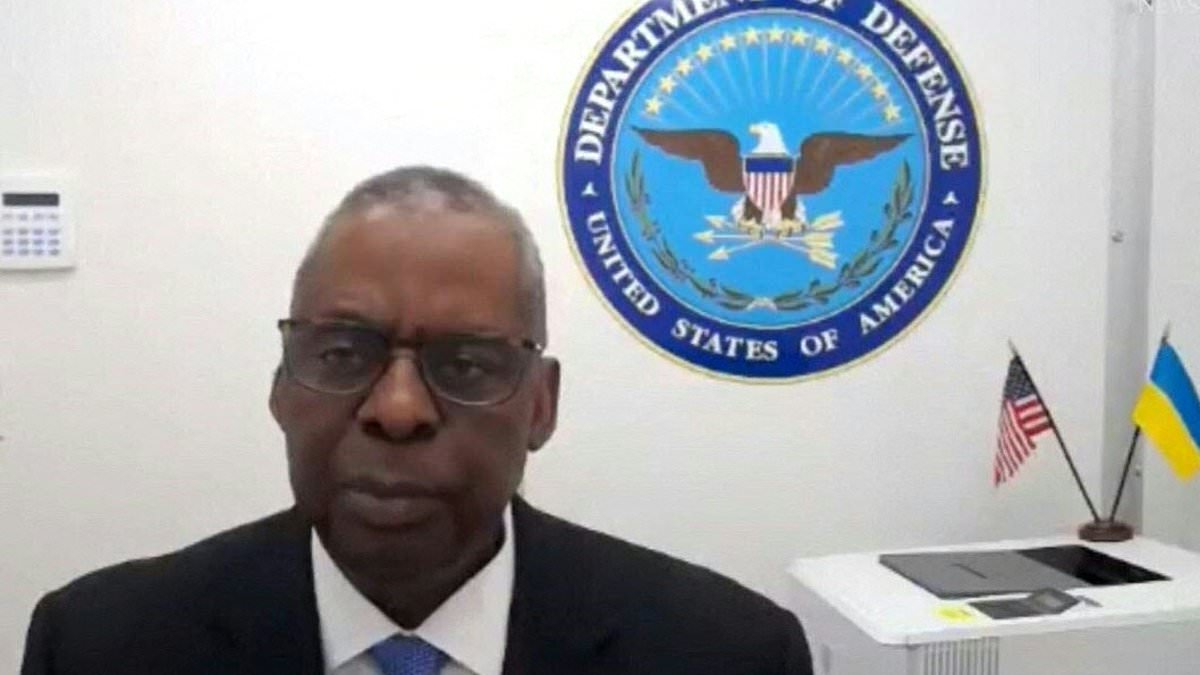 "Pentagon's Lloyd Austin Emerges After Hospital Scandal Amid Ukraine Funding Crisis"
