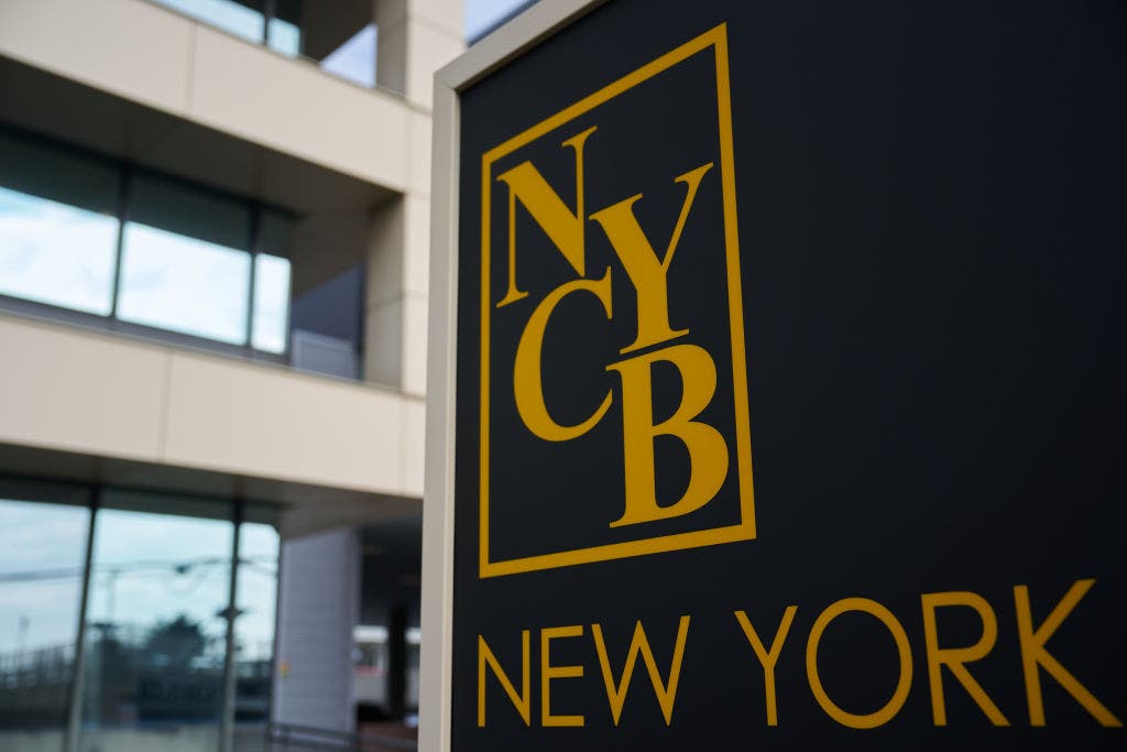 Featured image for NYCB Stock Plummets as CEO Exits and Loss Balloons to $2.7 Billion