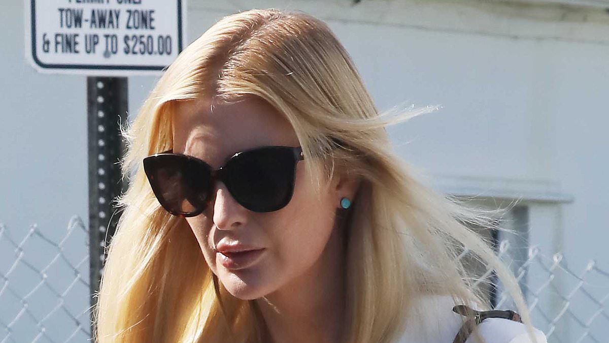 Ivanka Trump Joins Miami Synagogue to Aid in Supply Packing