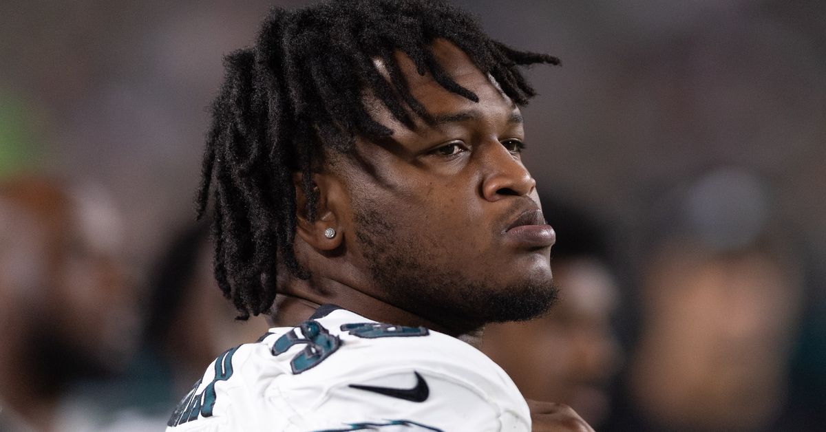 "Vikings vs. Eagles: Rookie Storylines, Tension, and Game Predictions"