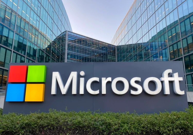 Featured image for Microsoft Maintains Outperform Rating Amid Strong Q4 and AI Growth