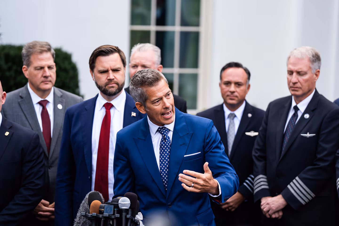 Featured image for FAA Implements Flight Reductions at Multiple Airports Amid Government Shutdown