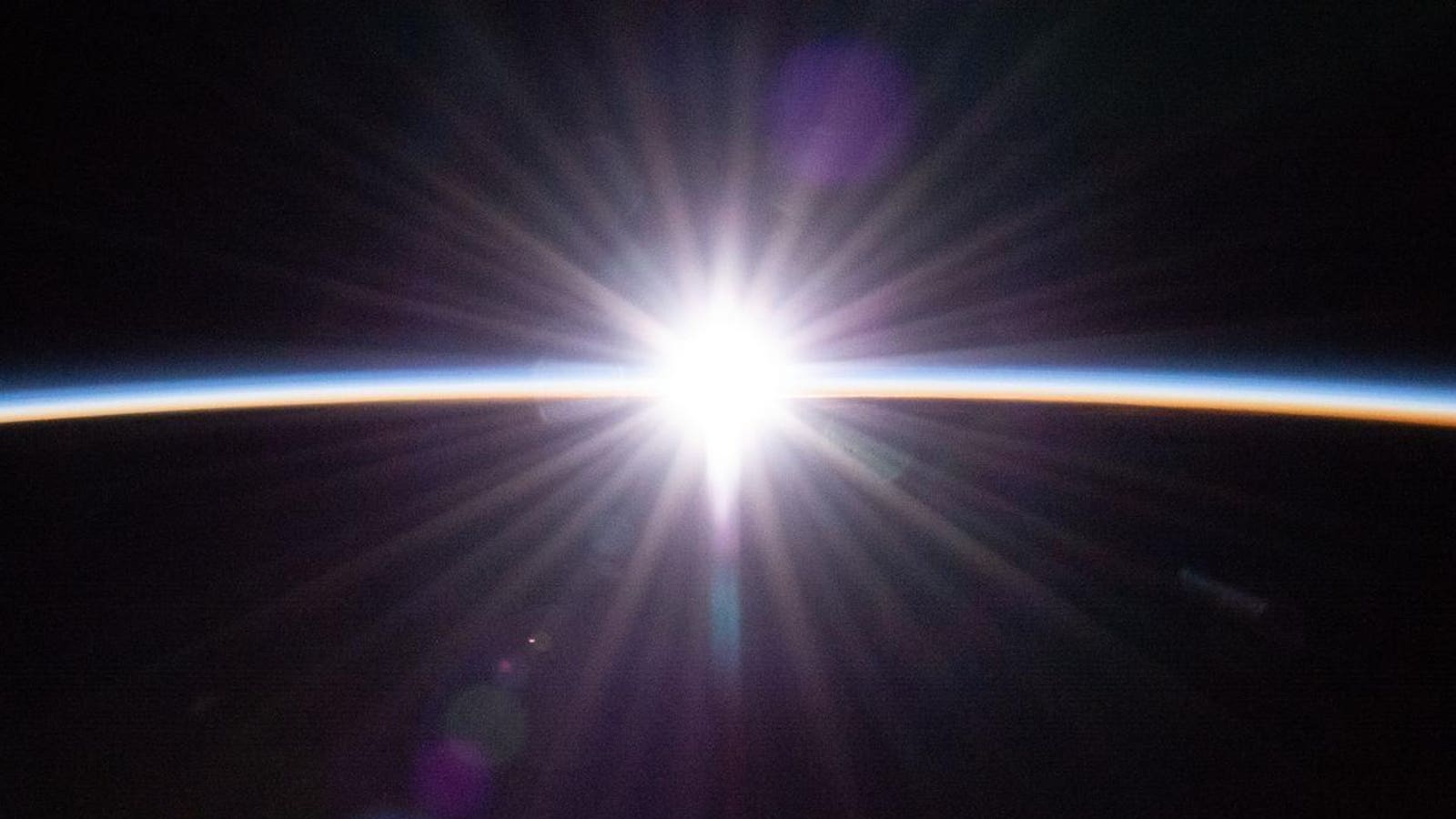 "Earth's Perihelion Brings Fiery Sky Show in January's Close Approach to the Sun"