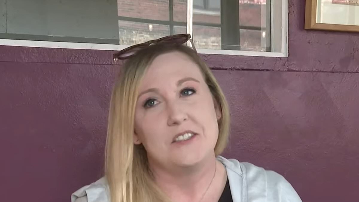 Featured image for "Michigan Waitress Fired After Splitting $10,000 Tip with Co-Worker"