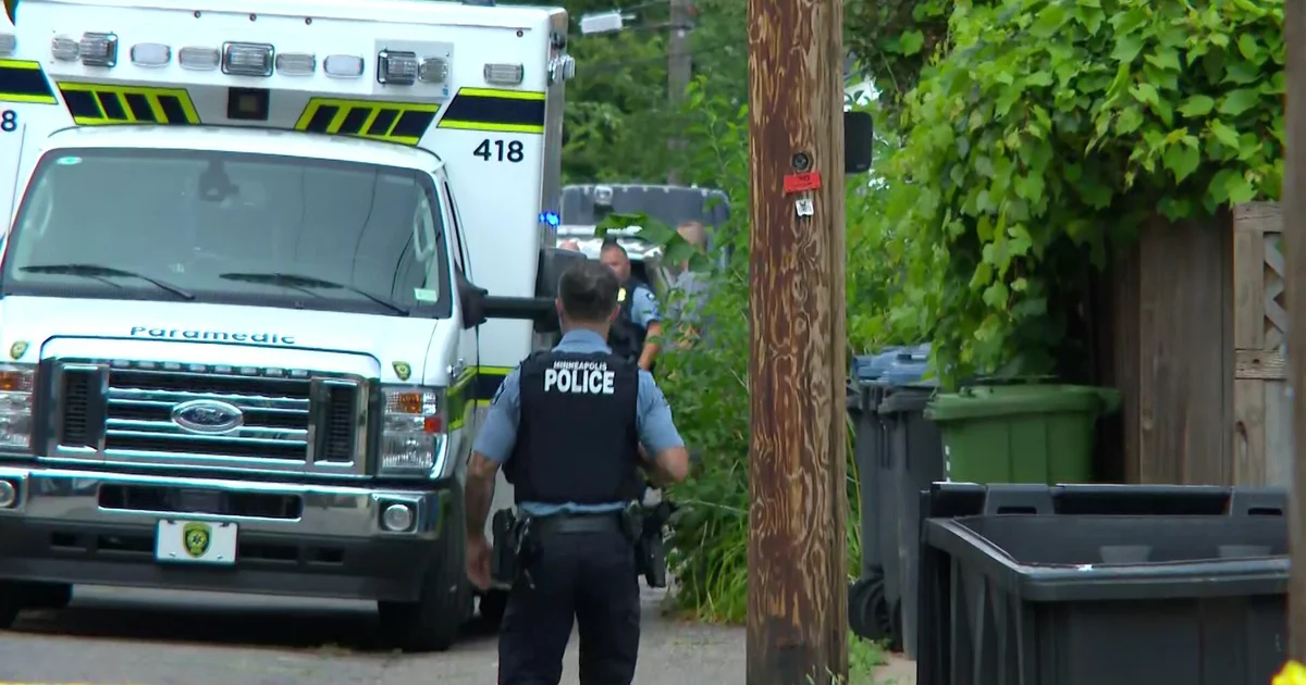 Suspect's struggle with Minneapolis park police leads to gun discharge and injuries