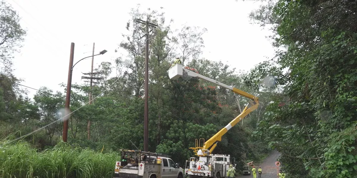 Stormy weather slows HECO power restoration across Oahu, Maui and Hawaii Island