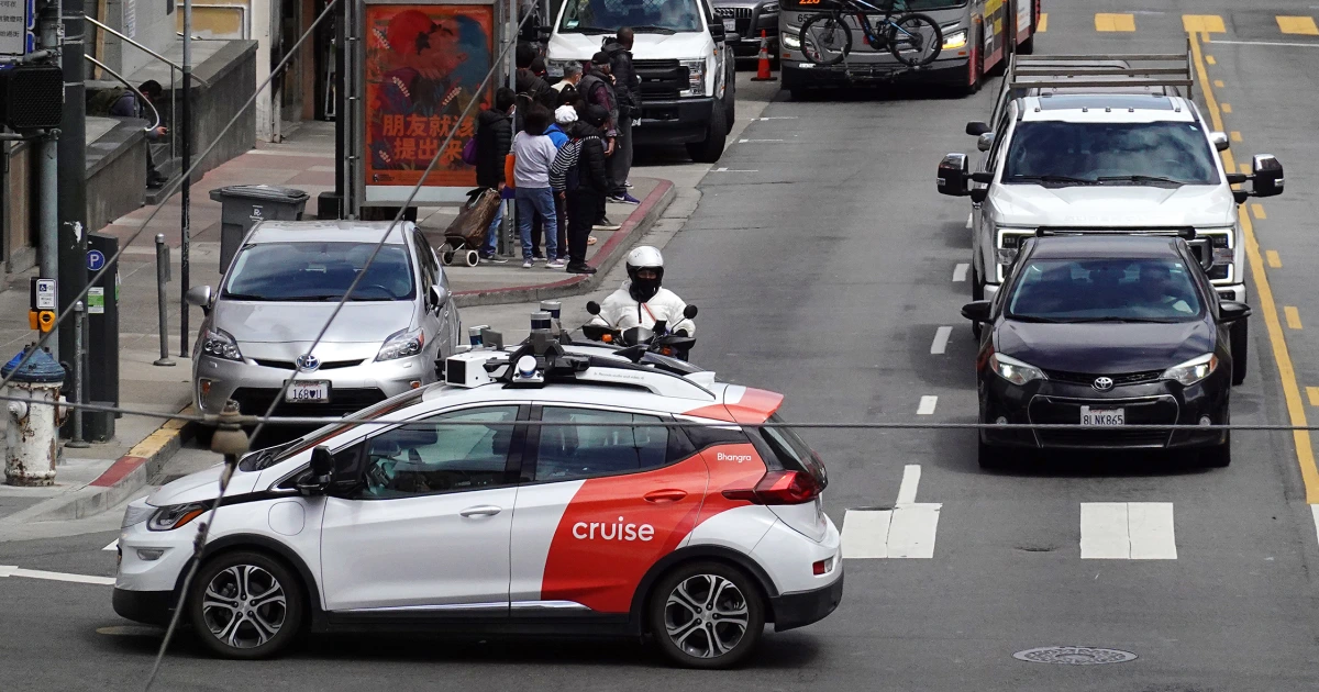 Police debunk viral video of "reckless" robotaxi in San Francisco.