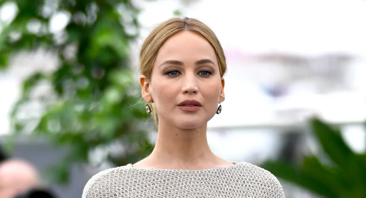 Jennifer Lawrence eager to reprise role in 'Hunger Games' sequel.