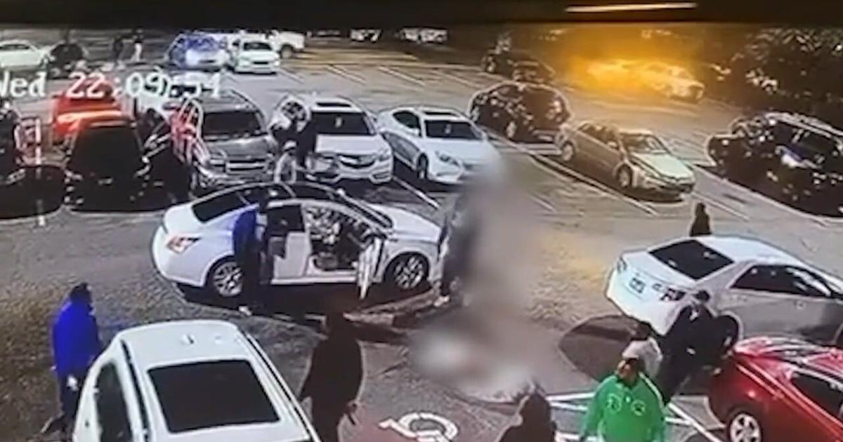 Memphis restaurant shooting leaves 2 dead, 7 injured in mass shooting.