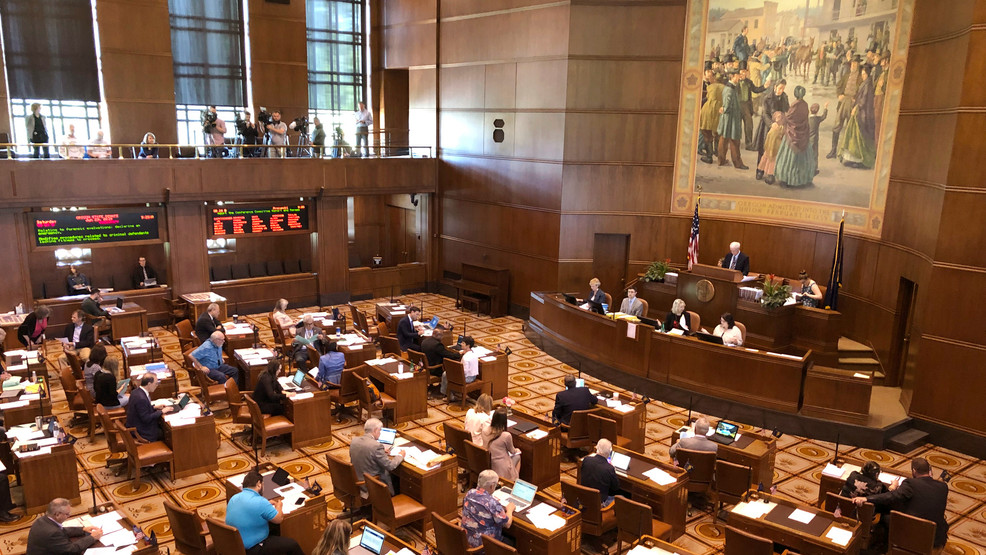 Featured image for Oregon advances transportation funding bills amid ongoing session