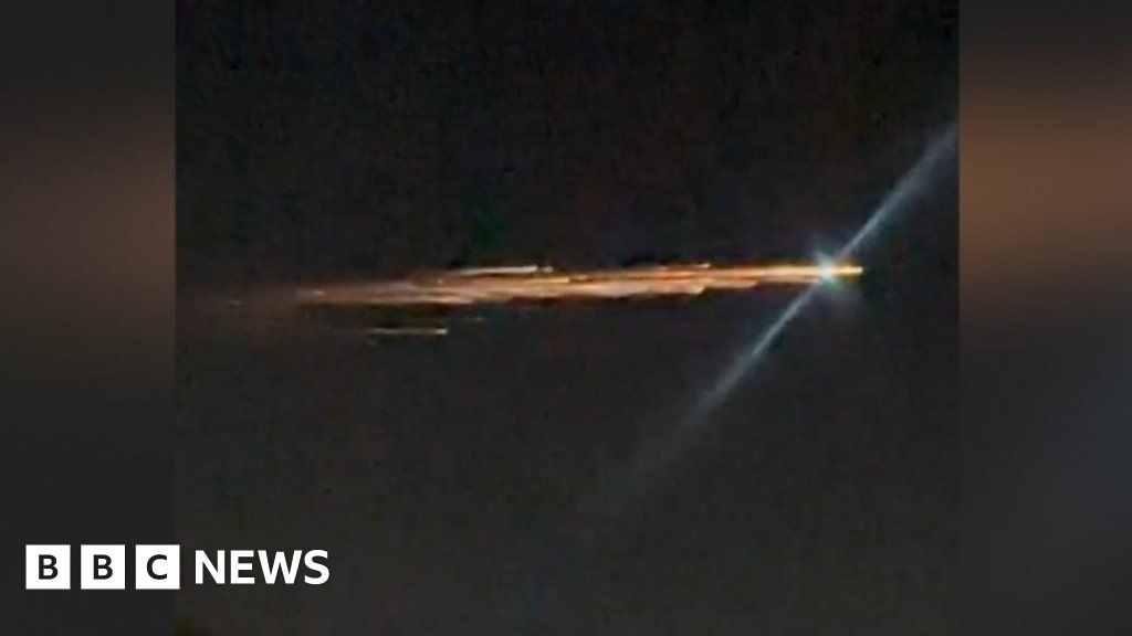 "Spectacular Streak of Mysterious Lights Captivates Southern California Skywatchers"