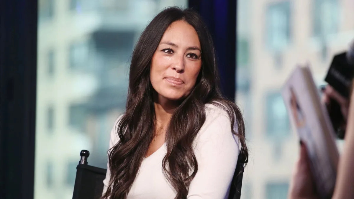 Featured image for "Joanna Gaines Opens Up About the Evolving Dynamics of Her Relationship with Chip"