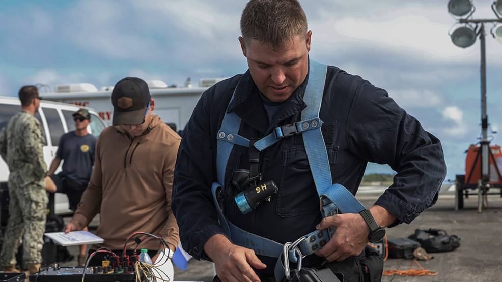Featured image for US Navy Plane's Flight Data Recorder Recovered After Runway Overshoot in Hawaii