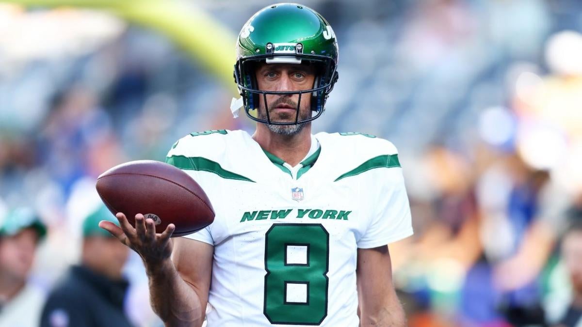 "Rodgers' New York Debut on 'MNF' Highlights Bills vs. Jets Clash"