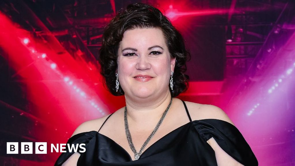 Featured image for 'Heated Rivalry' Success Boosts Author Rachel Reid's Parkinson's Battle