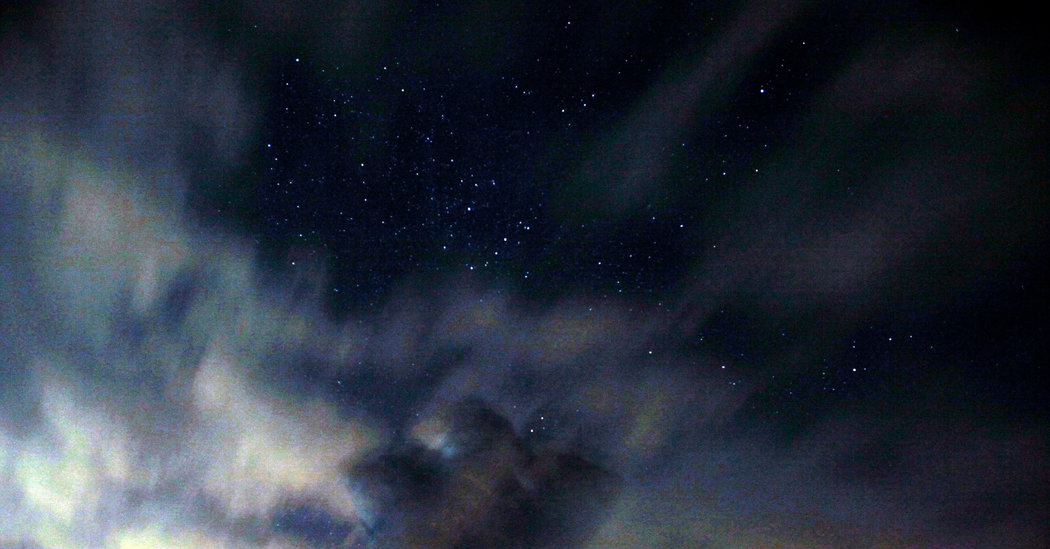 Featured image for Guide to Watching the Orionids Meteor Shower Peak Tonight