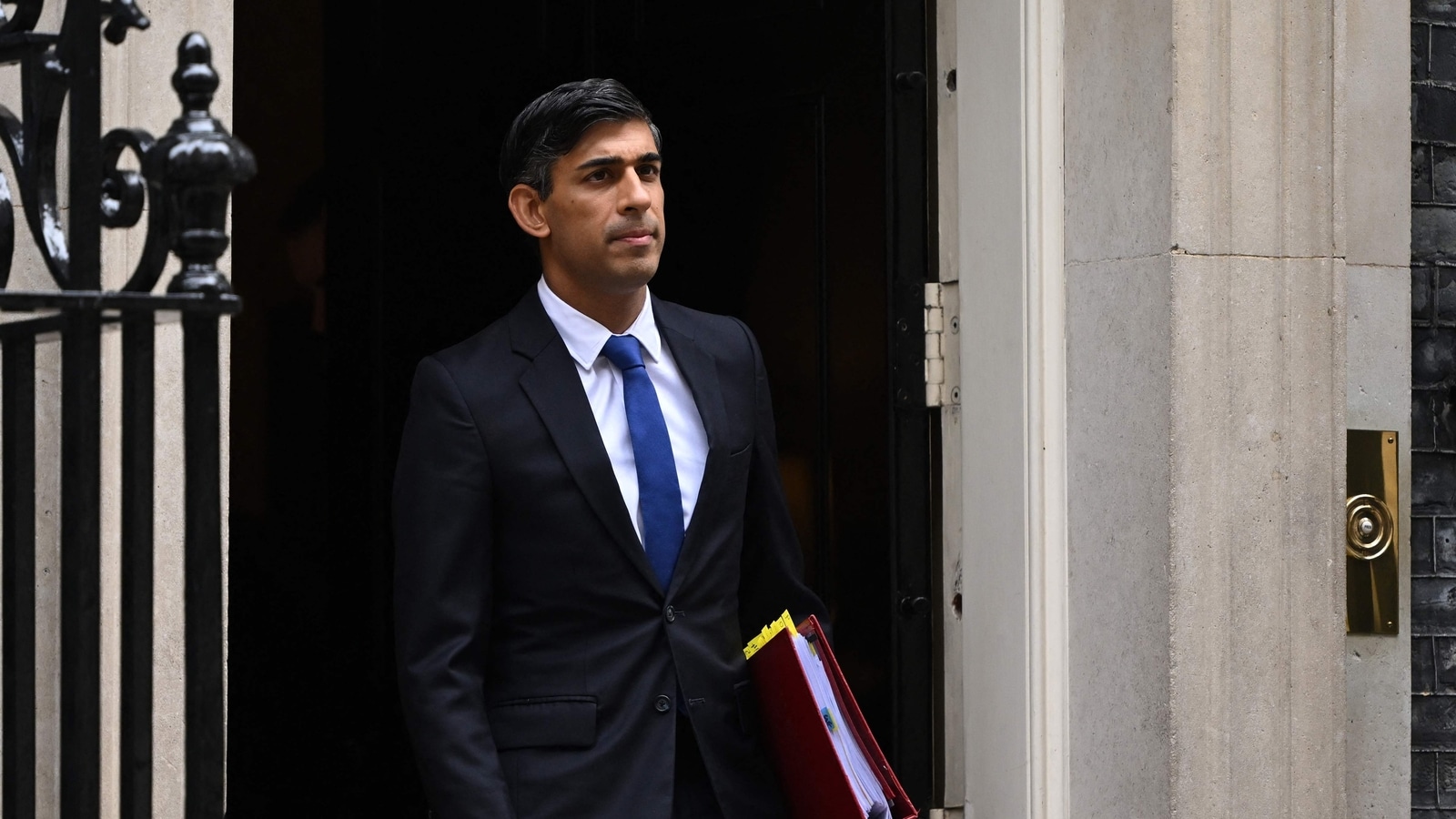 Featured image for Controversy Erupts as Rishi Sunak Criticizes Pro-Palestinian London Rally