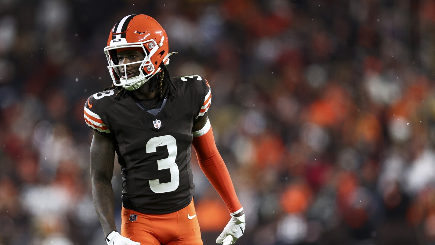 Featured image for Broncos Prepare for Showdown with Browns' Star WR Jerry Jeudy