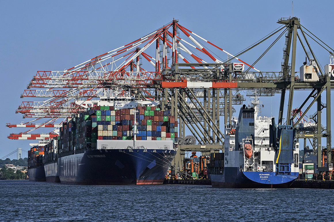 Supreme Court rules in favor of New Jersey in dispute over port agency with New York.