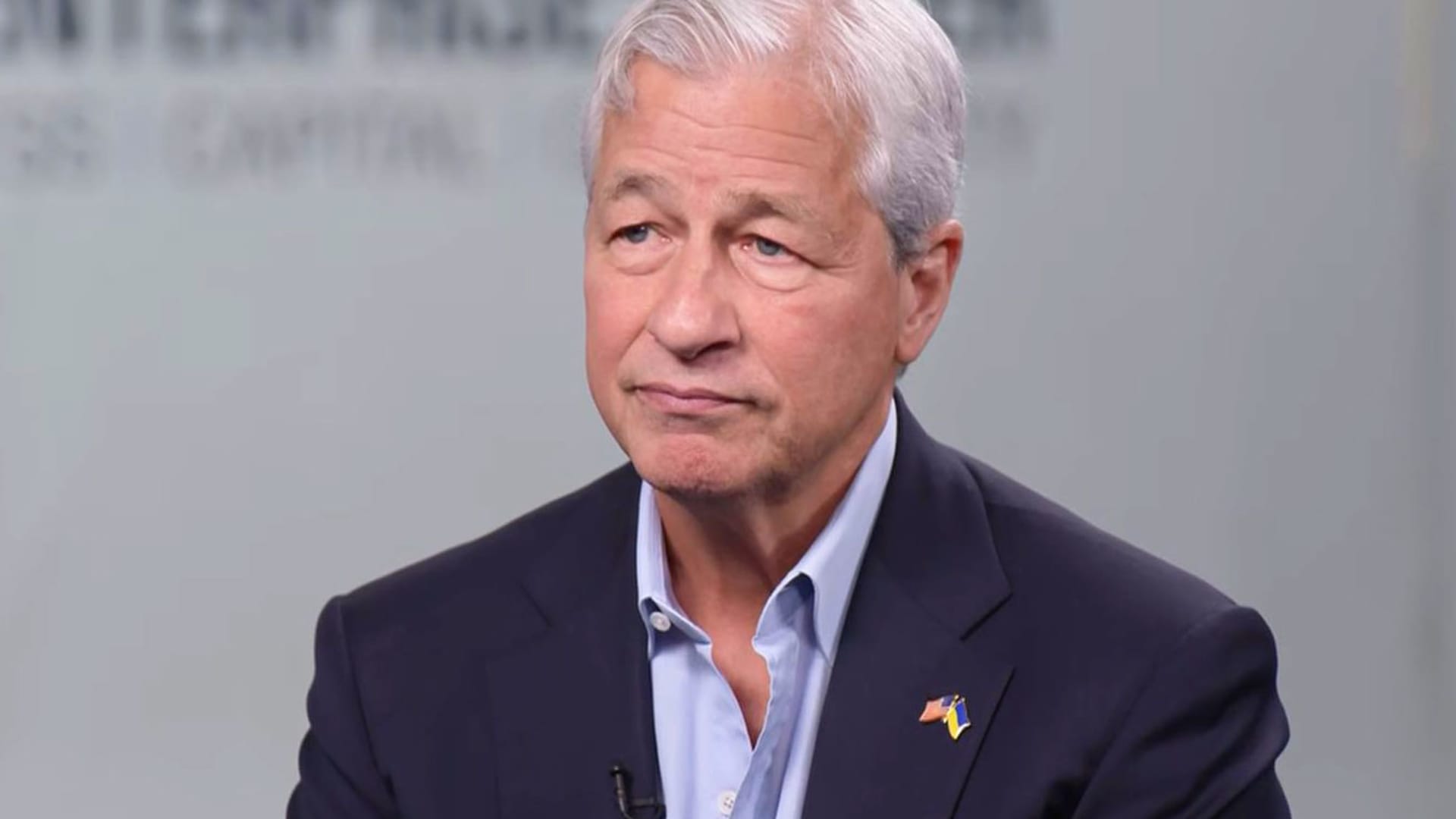 Featured image for Jamie Dimon cautions on commercial real estate loans and advises preparation for higher rates.