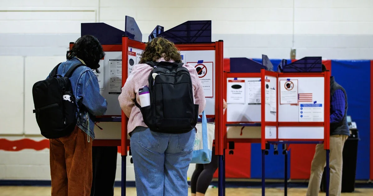 Voters Disapprove of Trump Amid Economic Concerns and Key Election Races