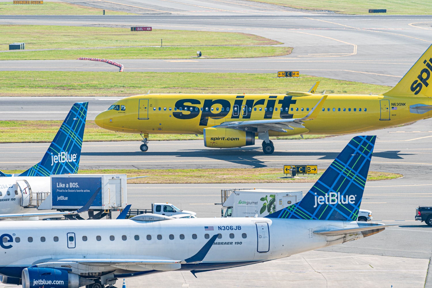 Featured image for "JetBlue and Spirit Navigate Merger Appeal Amid Debt Refinancing Plans"