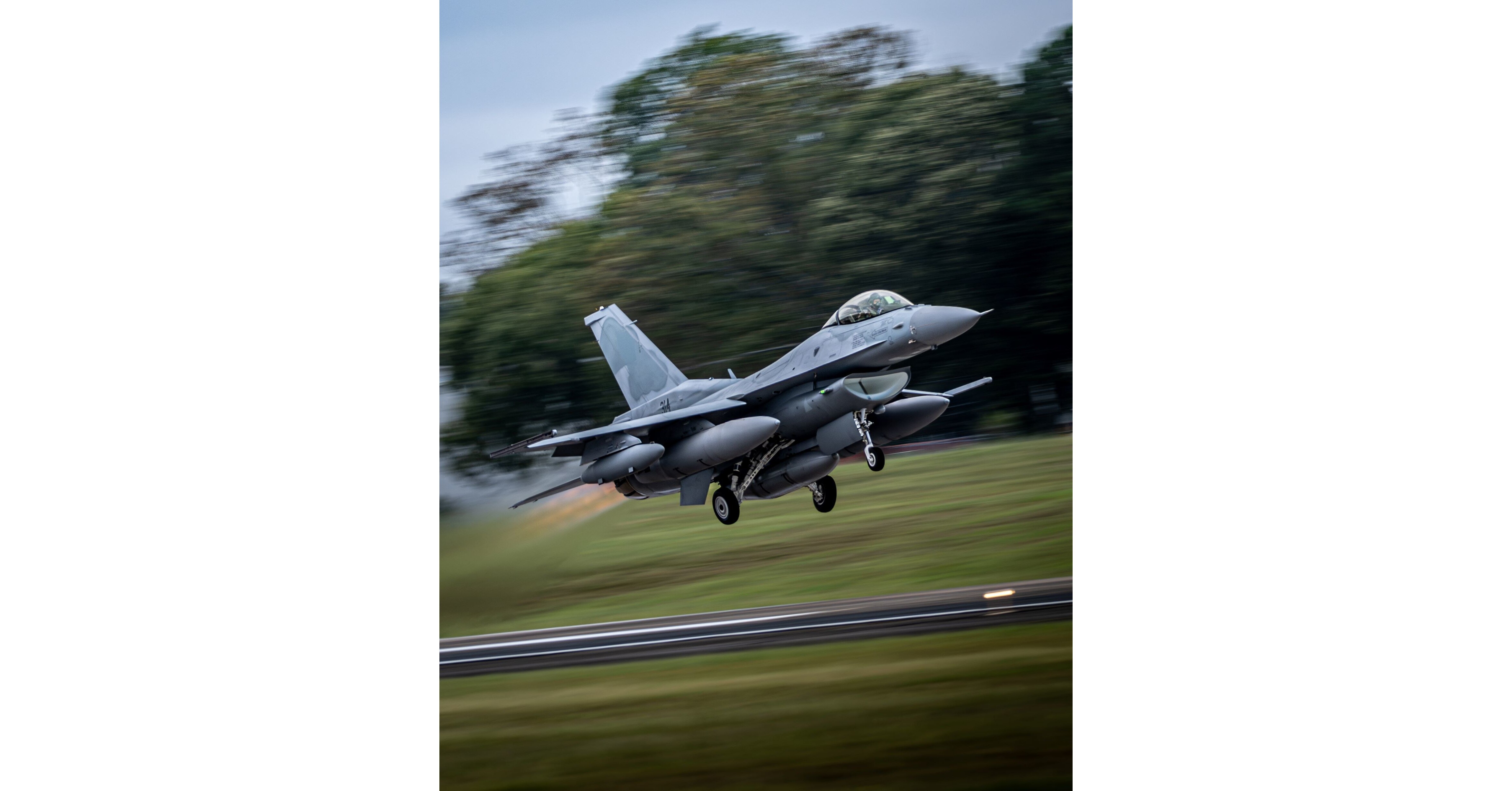 Featured image for Lockheed Martin Finishes F-16 Block 70 Production for Bulgaria and Slovakia