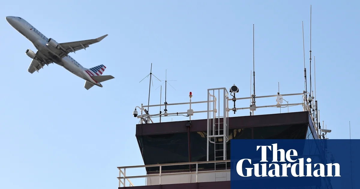 Featured image for LA Airport Operates Without Air Traffic Control Due to Shutdown