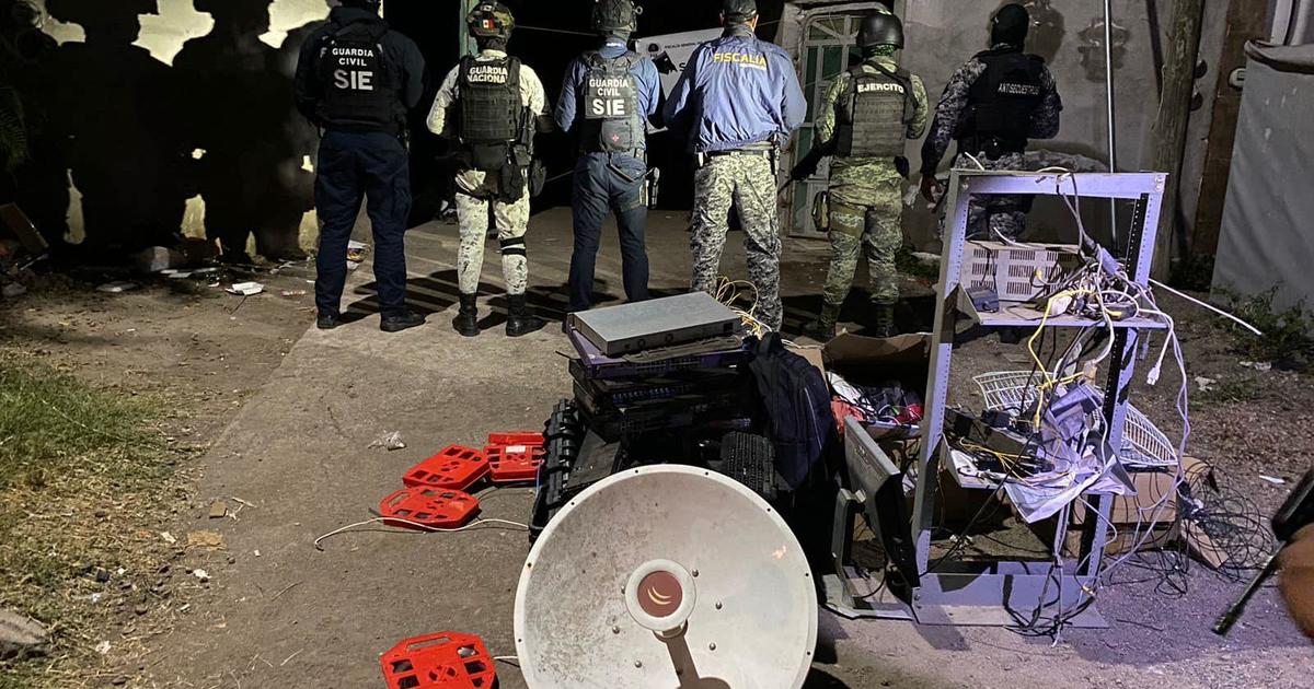 "Mexican Cartel's Death Threats Compel Locals to Pay for Bootleg Wi-Fi"