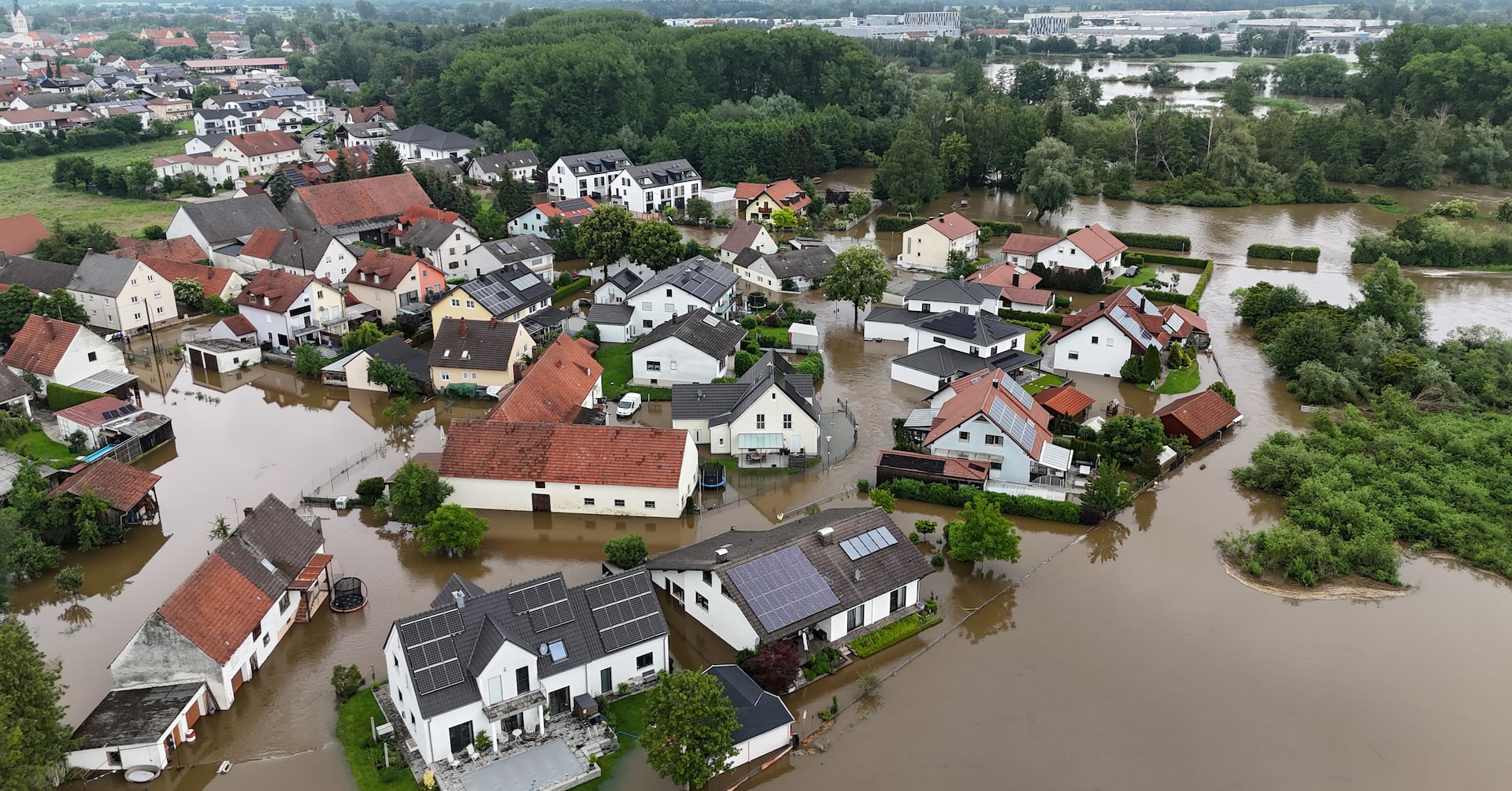 "Rescue Worker Loses Life in Southern Germany Floods"