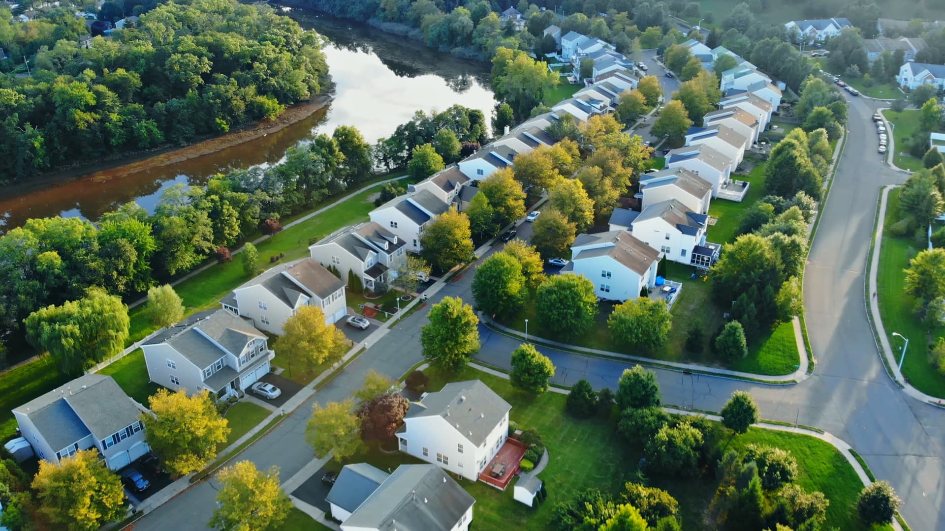 The Best and Worst Places to Buy a Home in the US for Value Growth.