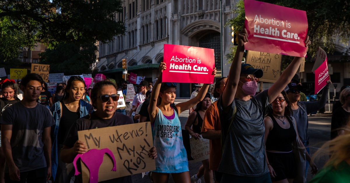 Featured image for Texas Abortion Laws Under Fire After Tragic Deaths Highlight Risks