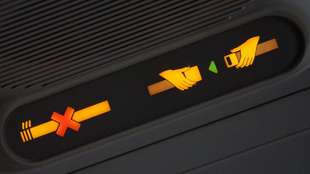 Featured image for United Airlines Grounds Airbus A321neo Fleet Due to No Smoking Sign Issue