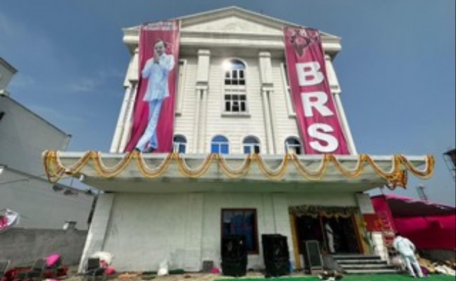 Featured image for "Telangana Elections: BJP's Influence on BRS and Congress"